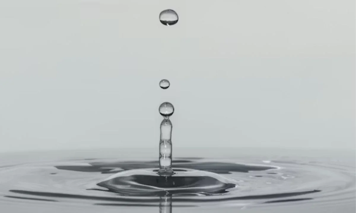🚰 Drinking Water Puns That Flow Naturally