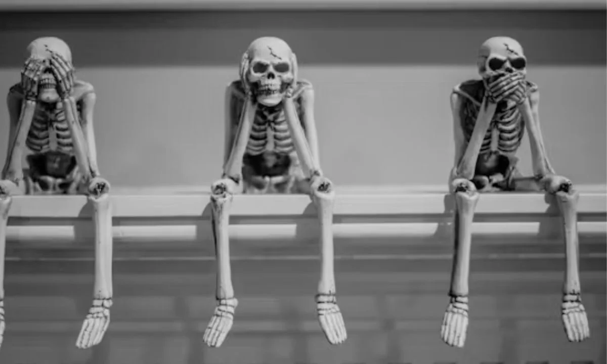 Short Skeleton Puns and One-Liners for Quick Laughs