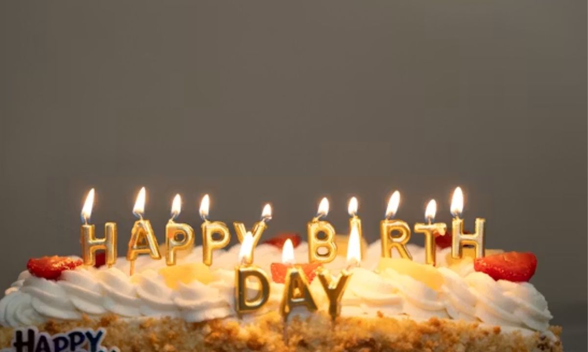 Flirty and Romantic Birthday Puns for Someone Special {#romantic-puns}
