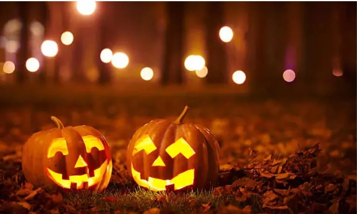 Funny Halloween Puns to Make Everyone Howl