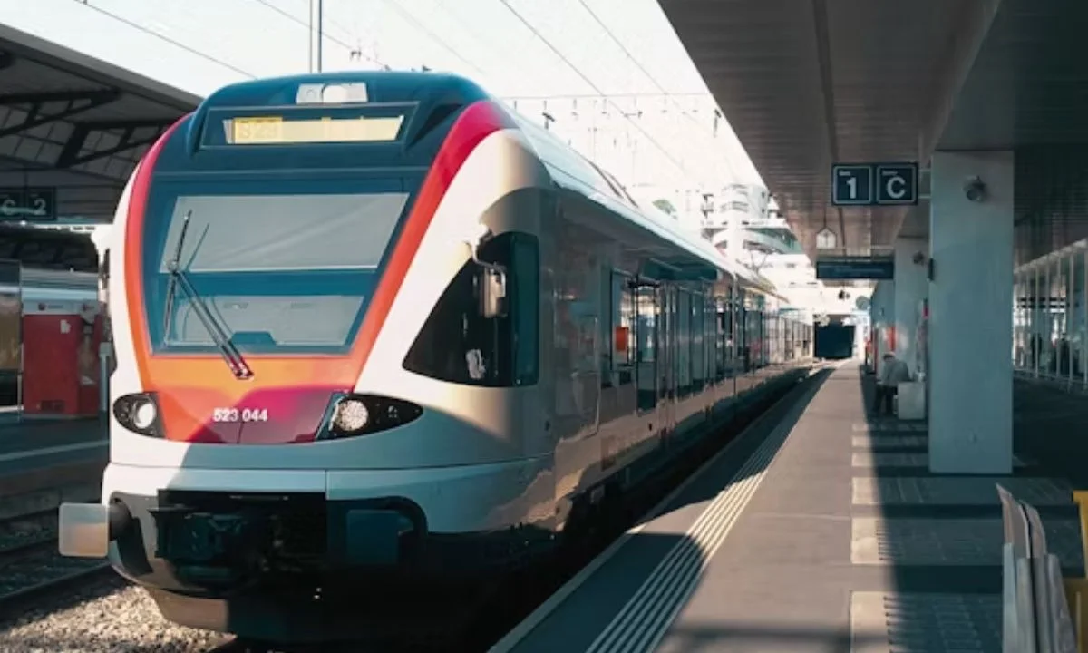 Funny Train Puns and Jokes That Never Derail