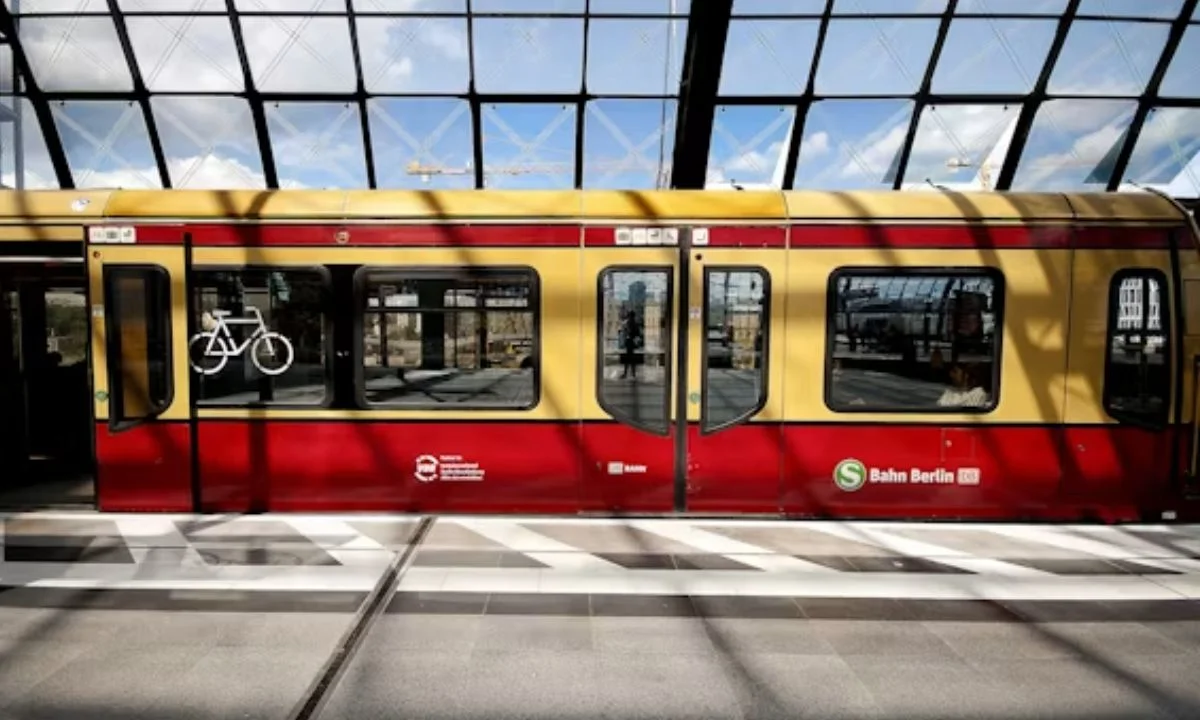 Train Name Puns, Railway Puns & Locomotive Laughs